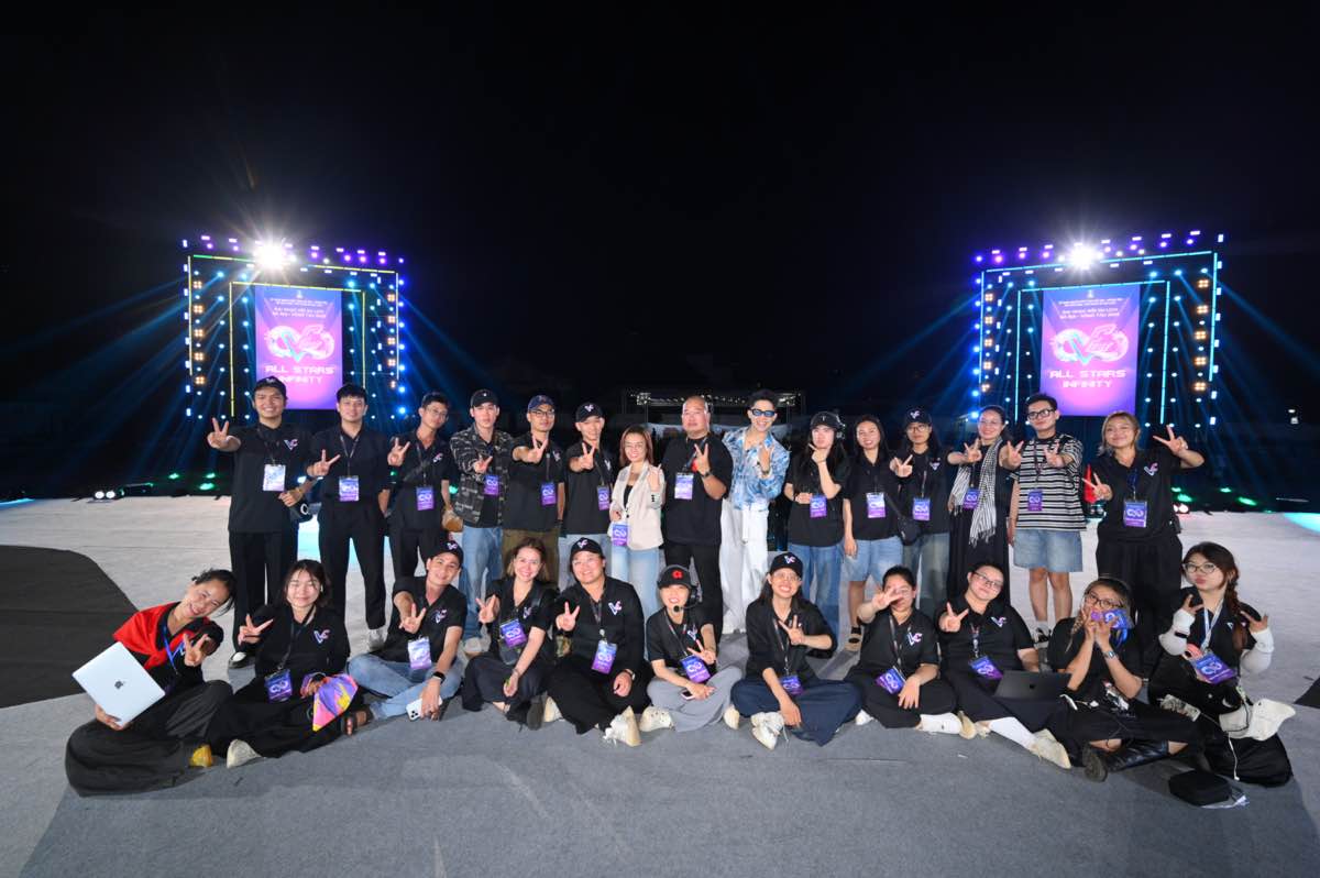 1A.820.CONG-TY-HOAN-VU-SPOTLIGHT-VIETNAM-VFEST-ALL-STARS8