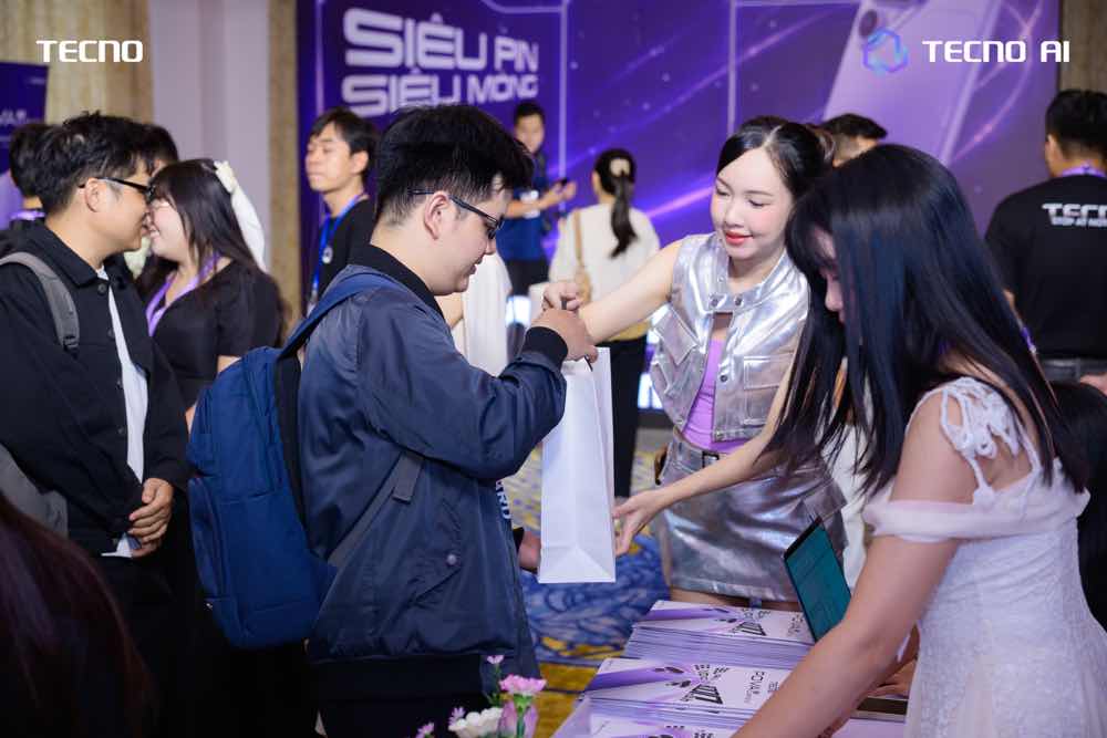 1y.840.tecno-pova-curve-2-5g-ra-mat-sspotlight.vn-truyen-thong-spotlight-viet-nam- 45