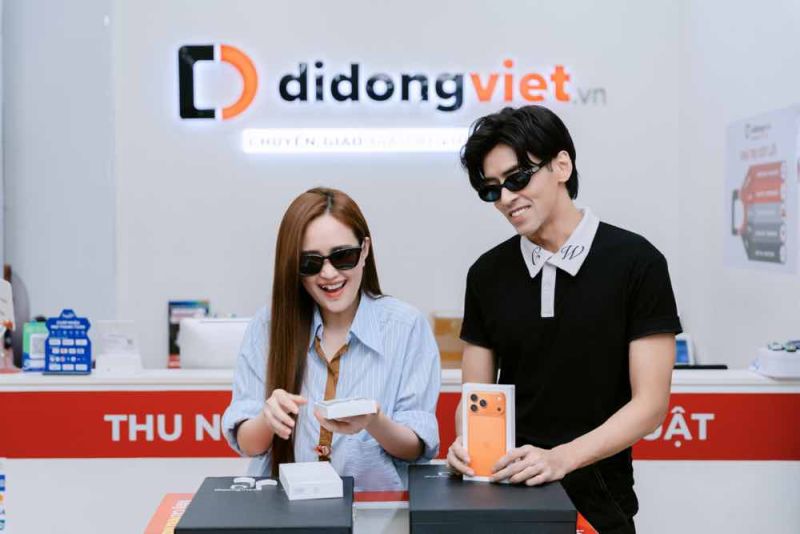 Tưởng đã qua trend, iPhone 17 Pro Max màu cam vẫn là lựa chọn chung của dàn sao Việt