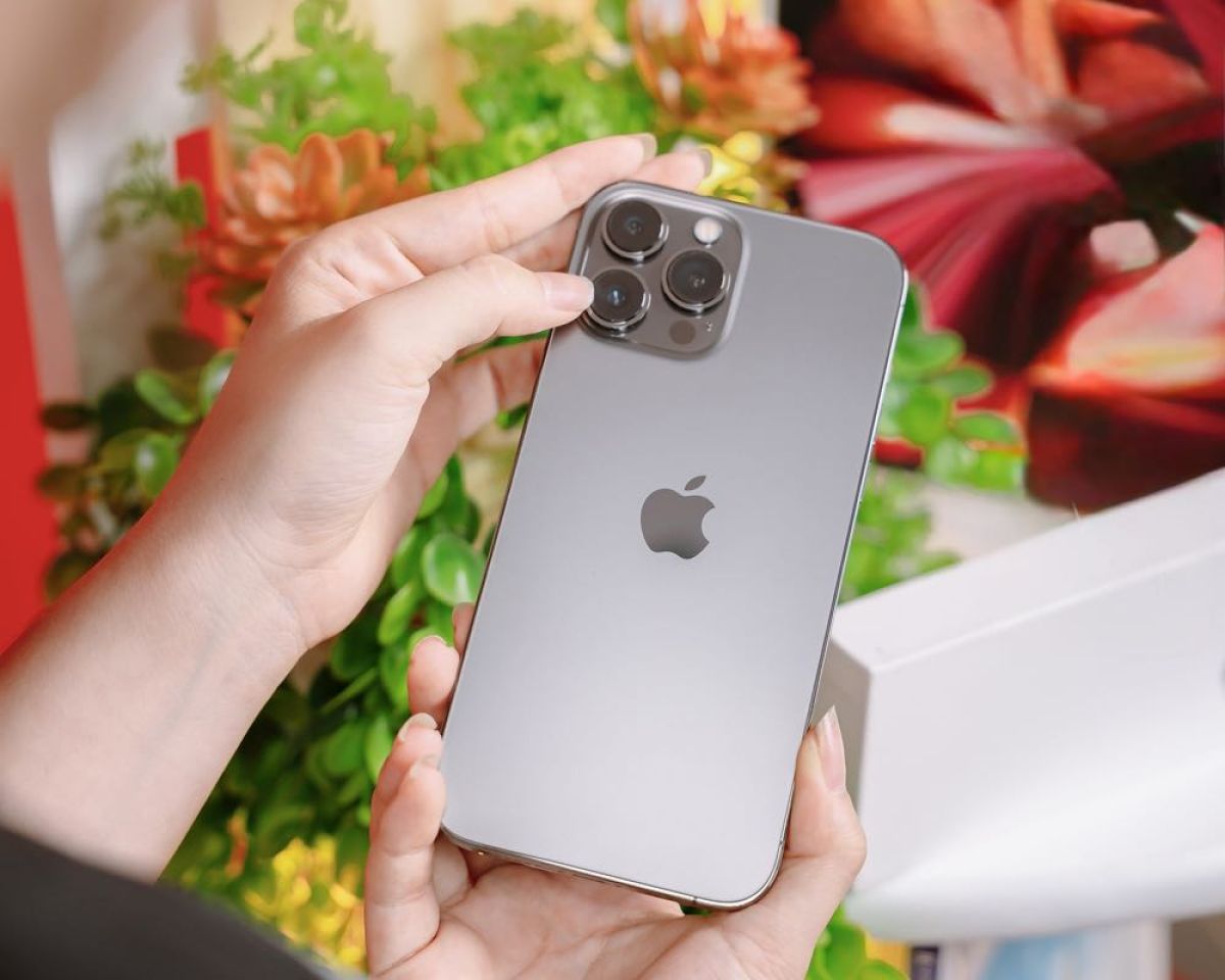 Nhiều mẫu iPhone cũ cao cấp giá hời kèm quà khủng tại Di Động Việt