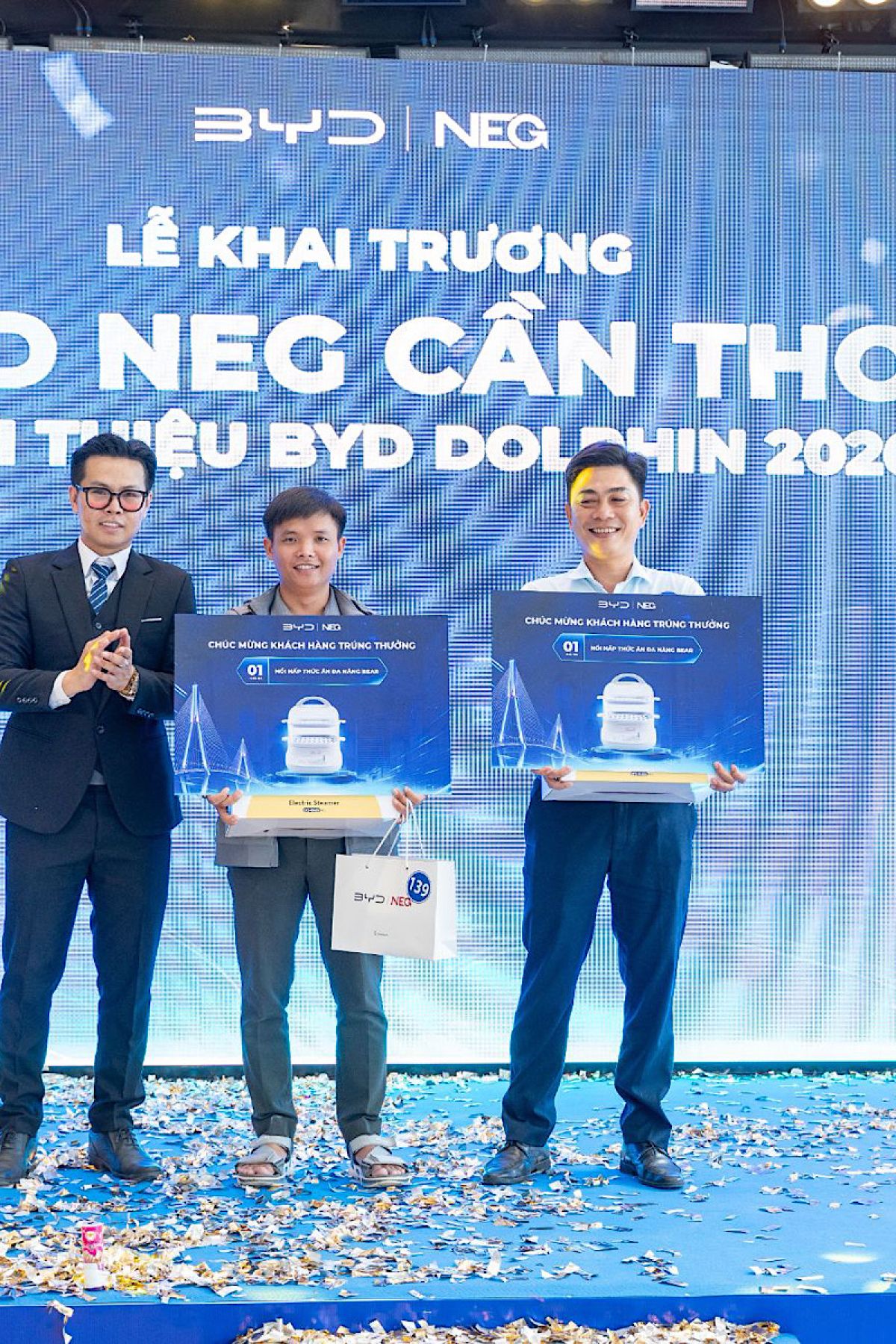 BYD NEG Cần Thơ khai trương, kh&aacute;ch h&agrave;ng bắt đầu đặt cọc Dolphin 2026 ngay ng&agrave;y đầu ra mắt