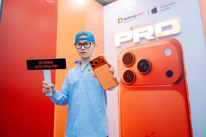 Dàn nghệ sĩ Vbiz hào hứng ‘đập hộp’ iPhone 17 Pro Max ngay tuần đầu mở bán tại Việt Nam