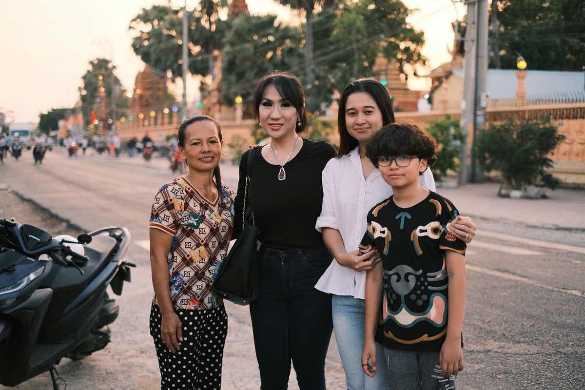 H&agrave;nh tr&igrave;nh thiện nguyện của ca sĩ &Aacute;i Xu&acirc;n