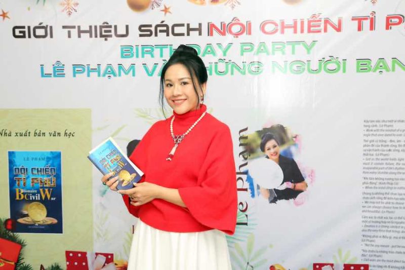 Ceo L&ecirc; Phạm lần đầu ra mắt cuốn s&aacute;ch ''Nội chiến Tỉ ph&uacute;''