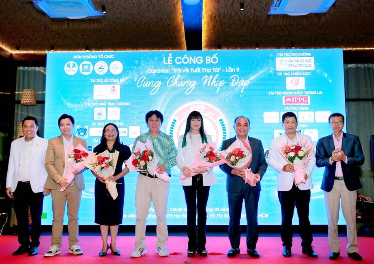 170 xe đạp cùng hàng trăm suất học bổng được các doanh nhân đăng ký ủng hộ ngay trong Lễ công bố Caravan “Trở về tuổi thơ tôi” lần 9/2025