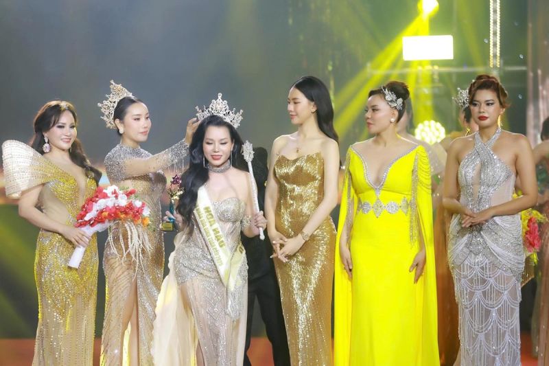 Ma Thị Thanh Huyền đăng quang Hoa hậu doanh nhân Hoà bình Toàn cầu 2025